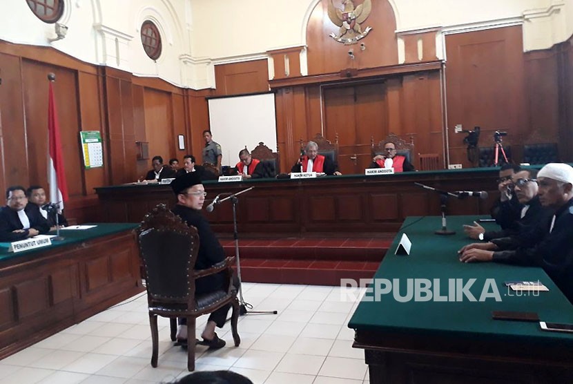 Ustaz Alfian Tanjung divonis dua tahun hukuman pidana dalam sidang putusan di Pengadilan Negeri Surabaya (Ilustrasi)