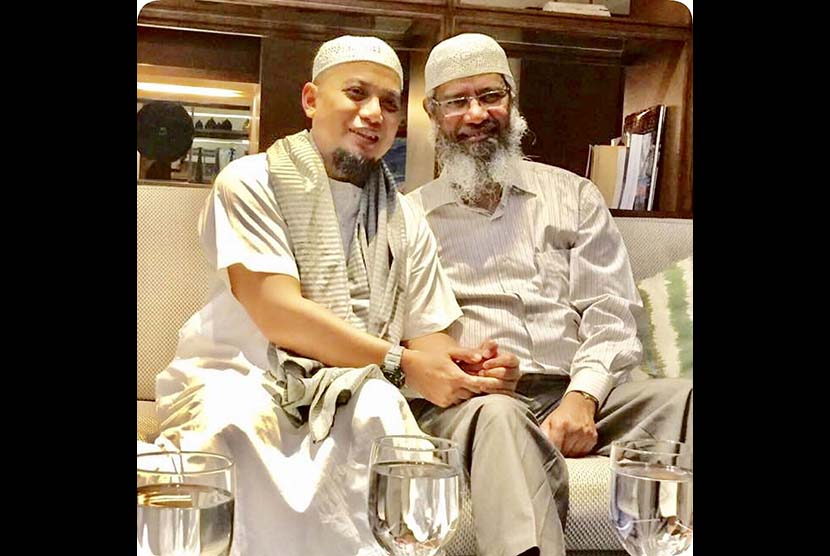 Ustaz Arifin Ilham bersama DR. Zakir Naik
