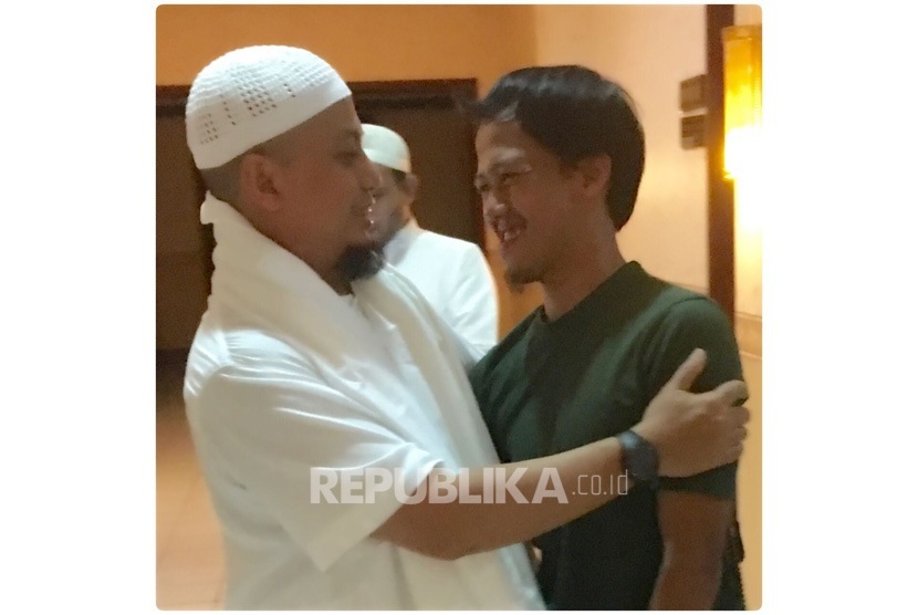 Ustaz Arifin Ilham saat menjemput Nurul Fahmi.