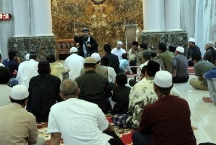 Masjid Aliyah Karawang Pesona bagi Musafir (ilustrasi).