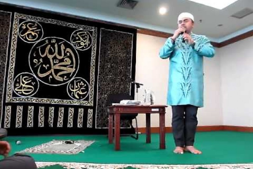 ustaz taufiqurrohman