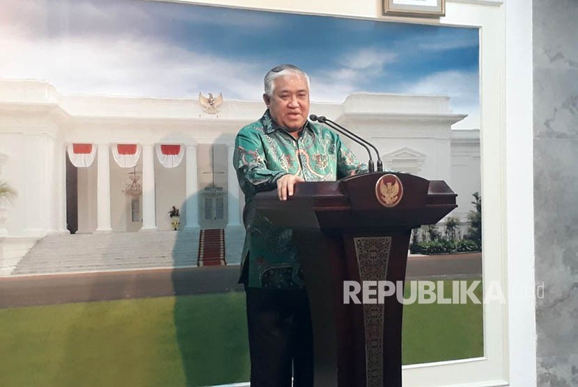 Utusan Khusus Presiden untuk Dialog dan Kerjasama  Antaragama dan Peradaban, Din Syamsudin memberikan keterangan pers usai bertemu Presiden Jokowi, Kamis (5/4. 