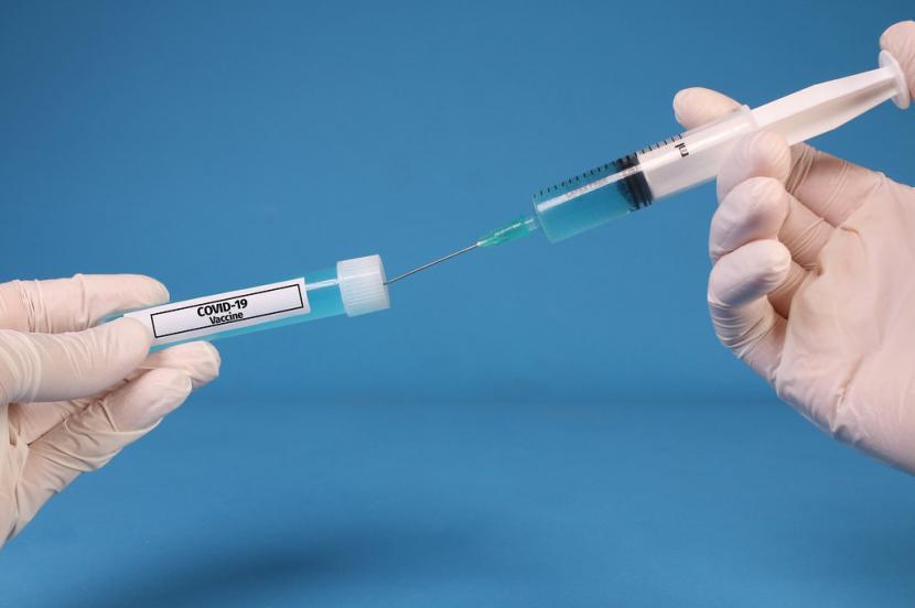  Kementerian Haji Minta Jamaah Selesaikan Dosis Vaksin. Foto:  Vaksin Covid 19 (ilustrasi).