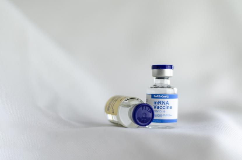 Sebanyak empat produsen vaksin COVID-19 mengajukan proses registrasi Izin Penggunaan Darurat (EUA) di Indonesia.