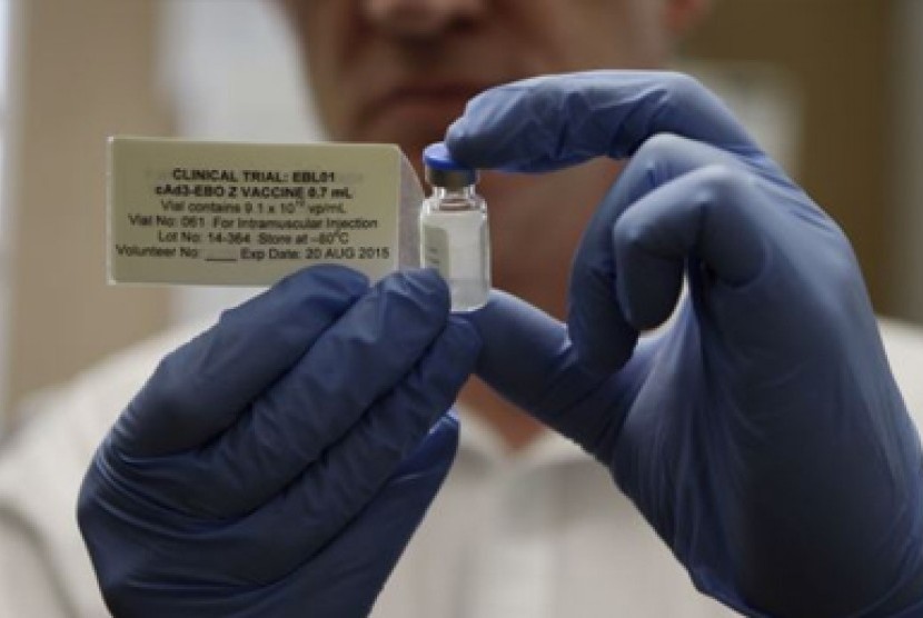 Vaksin uji coba untuk Ebola. 