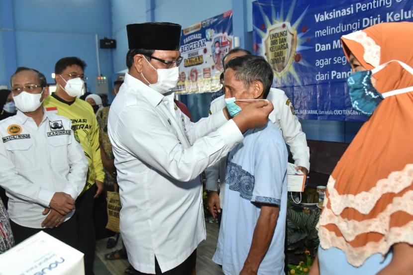 Vaksinasi Bergerak jilid 2 yang digelorakan Gubernur Kalimantan Selatan Dr (HC) H Sahbirin Noor bersama Forkopimda hingga seluruh  Kabupaten Kota di Kalsel,  dimulai 3 - 6 November  berhasil meningkatkan minat masyarakat untuk ikut divaksin.