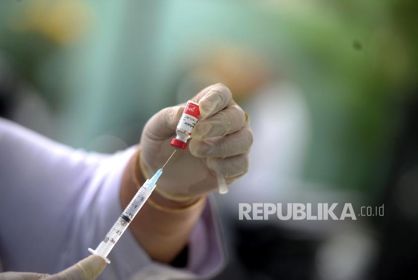 Masyarakat China dilanda kekhawatiran yang mendalam setelah sejumlah provinsi mengalami kekurangan persediaan vaksin rabies (Foto: ilustrasi vaksin rabies)