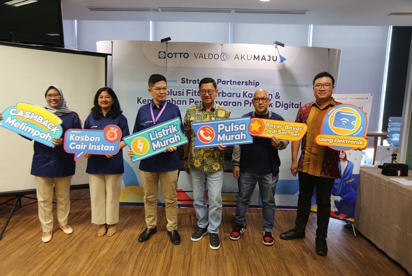 Valdo Inc menggandeng PT Indoartha Perkasa Sukses untuk menciptakan fitur baru Earned Wage Access. Hal ini bertujuan untuk mempermudah pencairan gaji karyawan melalui aplikasi AkuMaju.