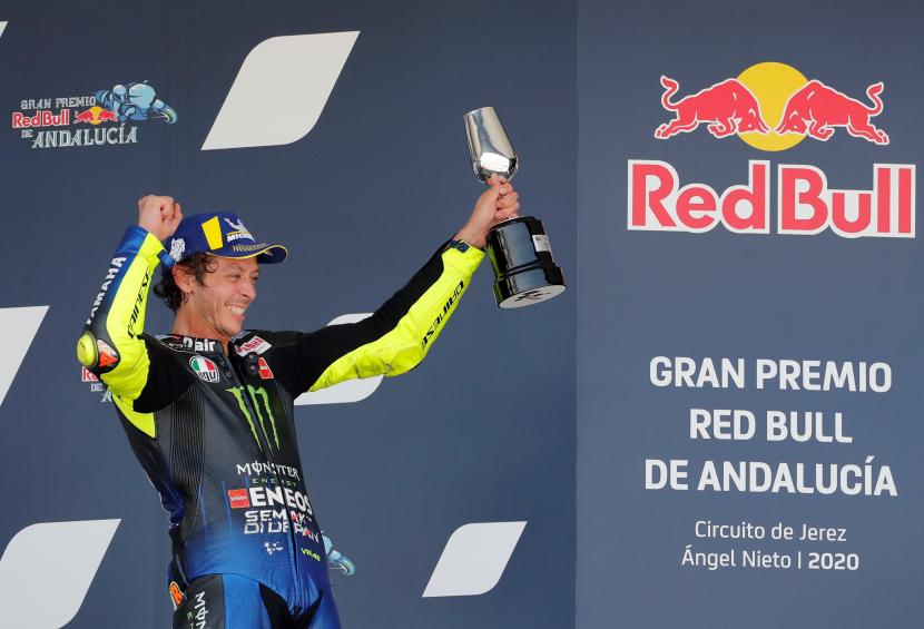 Valentino Rossi merayakan keberhasilannya finis di posisi ketiga pada Grand Prix Andalusia di Sirkuit Jerez, Spanyol.
