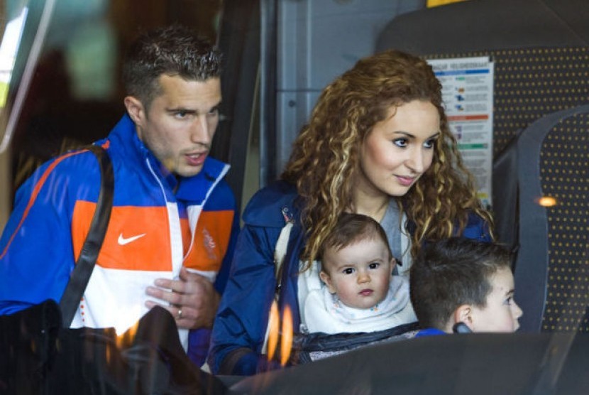 Van Persie Bersama Istri dan Anak-anak