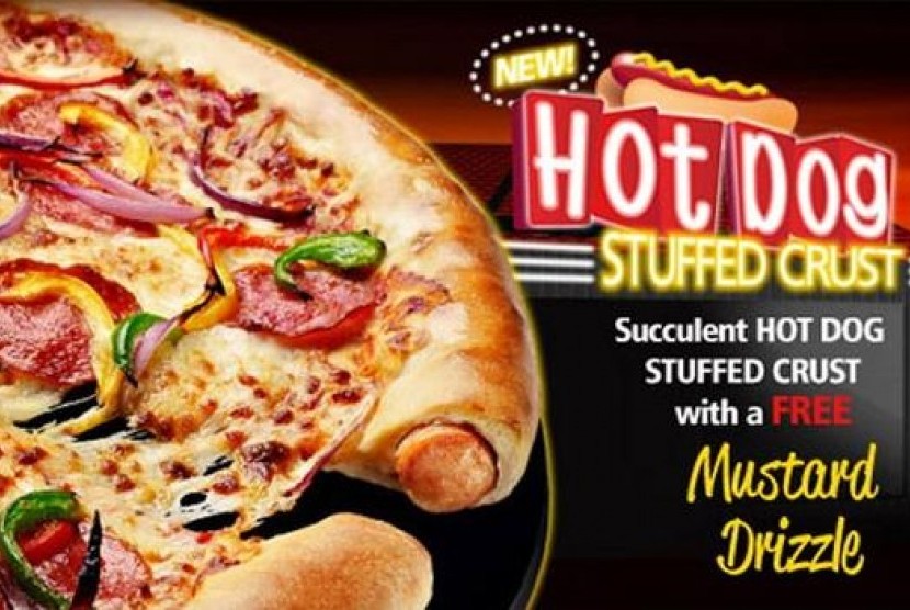 Varian terbaru Pizza Hut, pizza dengan hot dog.
