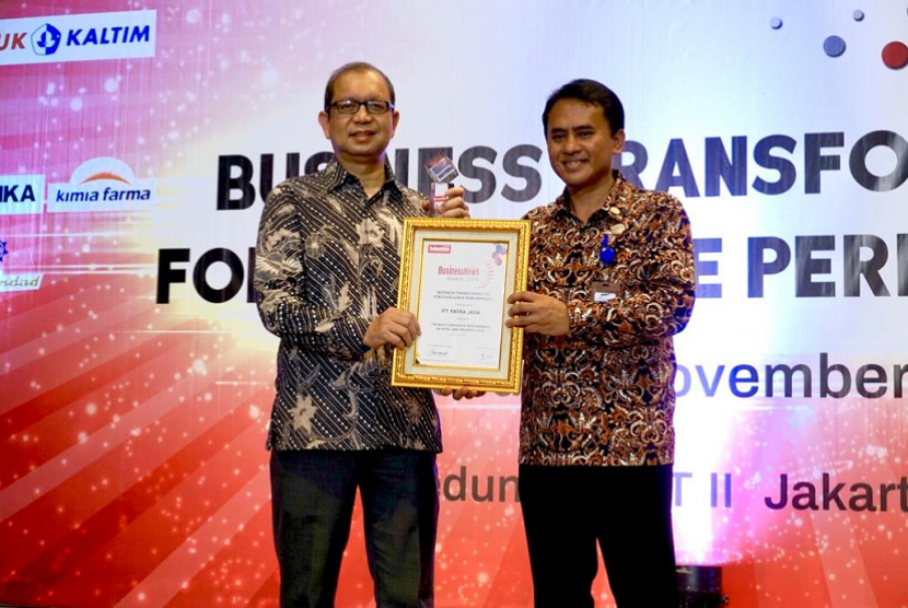 Vice President (VP) Corporate Secretary PT Patra Jasa, Gatot Subagio pada Rabu (6/11) lalu, di Gedung BPPT, Thamrin Jakarta menerima penghargaan  The Best Corporate Performance in Hotel and Property dalam ajang Indonesia BusinessNews Awards (IBA) . 