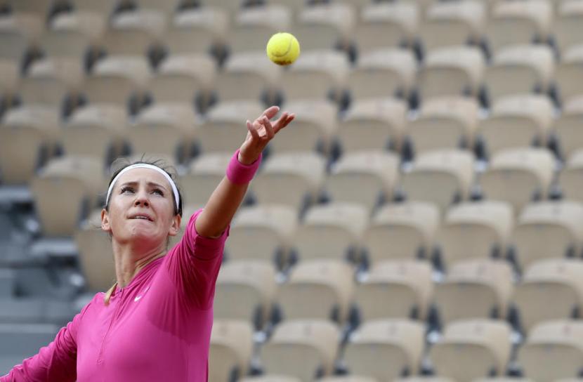 Victoria Azarenka kalah di babak kedua French Open.