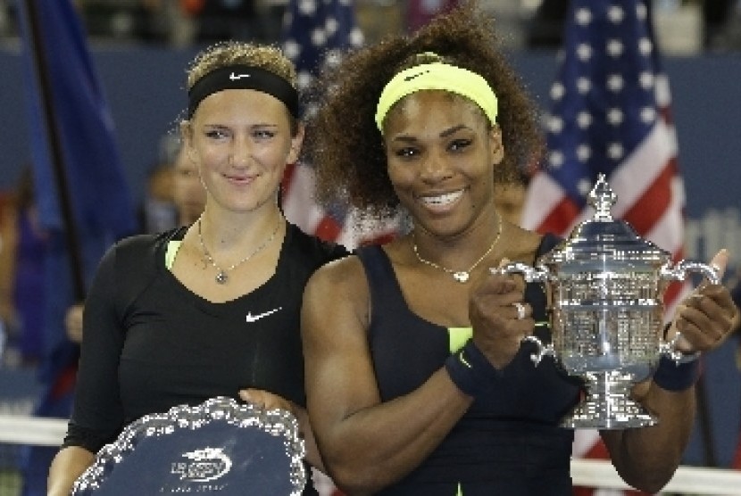 Victoria Azarenka (kiri) dan Serena Williams (kanan).