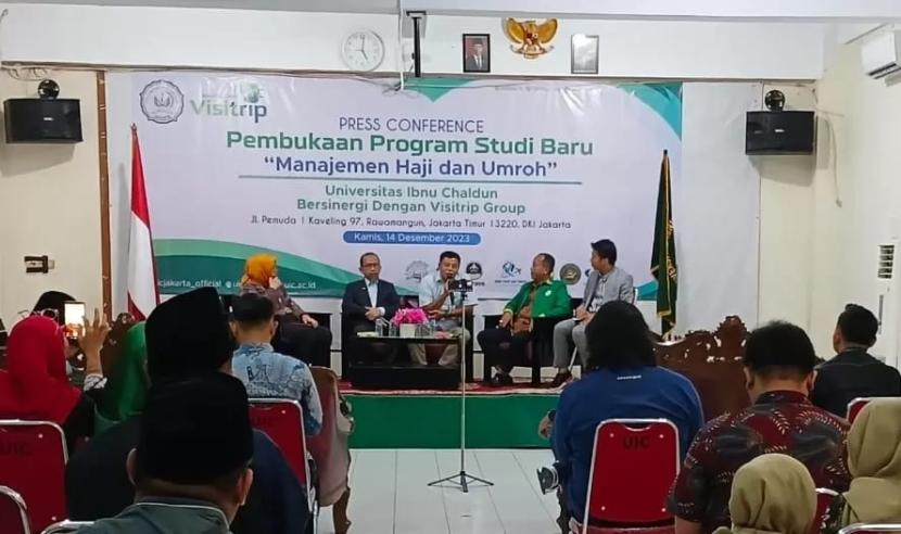 Visitrip Group bersama Universitas Ibnu Chaldun (UIC) Jakarta membuka Program Studi (Prodi) Manajemen Haji dan Umroh (MHU), Jumat (15/12/2023).