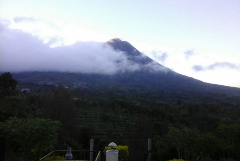 Visual Gunung Merapi dari pantauan sejumlah Pengamatan Gunung Merapi (PGM), Selasa (22/5).  Terdapat visual dari PGM Jrakah, PGM Ngepos, PGM Kaliurang dan PGM Babadan