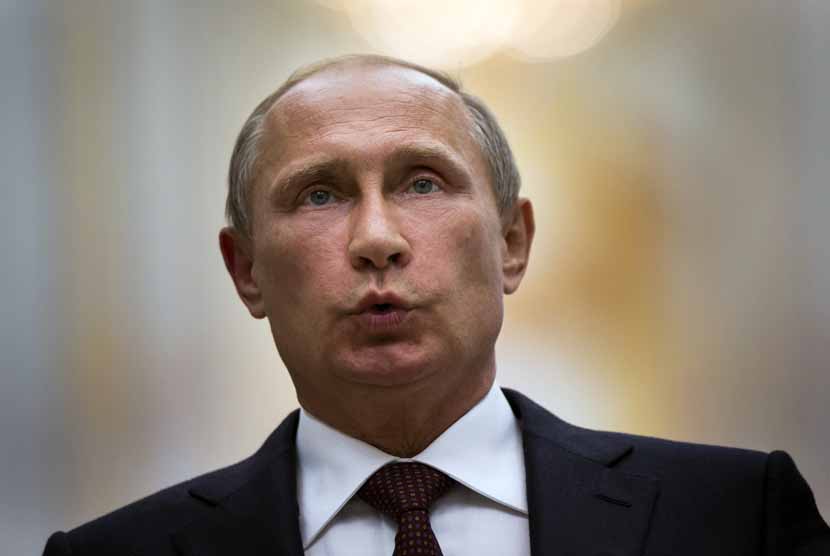 President of Russia, Vladimir Putin, says want to meet Indonesia's new President, Joko Widodo. (File)