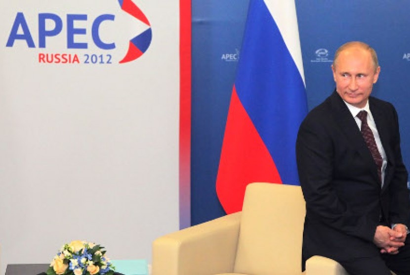 Vladimir Putin membuka KTT APEC di Vladivostok, Sabtu (8/9/2012)