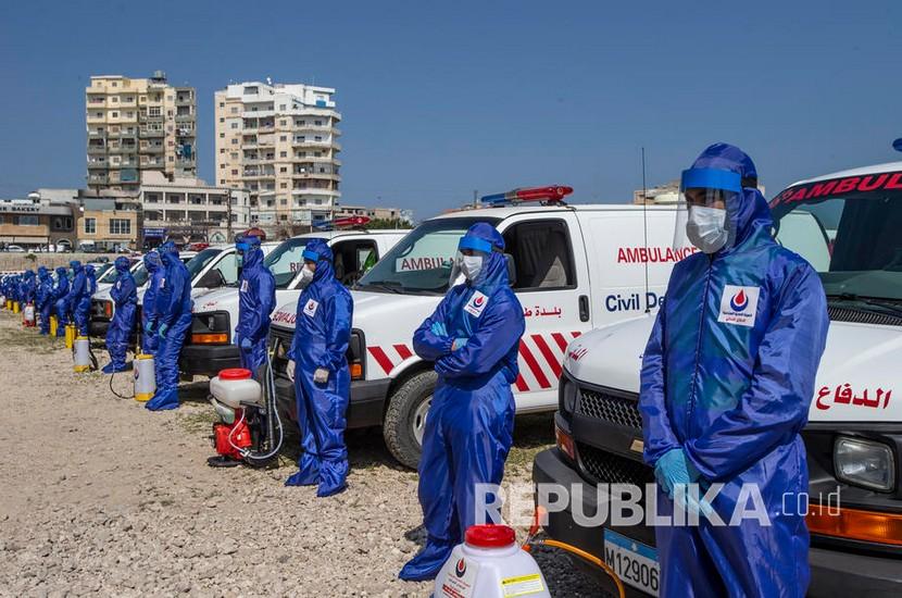   Kelompok Hizbullah mengerahkan banyak petugas medis dan relawan untuk menangani pandemi Covid-19 di Lebanon, Jumat (18/4). Lebanon perpanjang jam malam karena peningkatan jumlah kasus Covid-19. Ilustrasi.