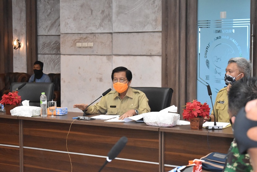Wagub Abdul Fatah dalam arahannya saat memimpin rapat koordinasi dan penentuan kepanitiaan peringatan HUT RI ke-75 tahun 2020 tingkat Provinsi Kepulauan Bangka Belitung, di Ruang Pasir Padi, Kantor Gubernur Kepulauan Bangka Belitung, Selasa (14/7).