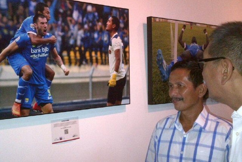 Wagub Jabar Deddy Mizwar menghadiri pameran foto Persib Juara 2014.