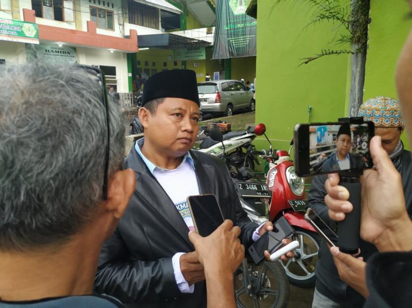 Wagub Jabar Uu Ruzhanul Ulum saat diwawancara di Kabupaten Tasikmalaya, Jumat (10/7). 