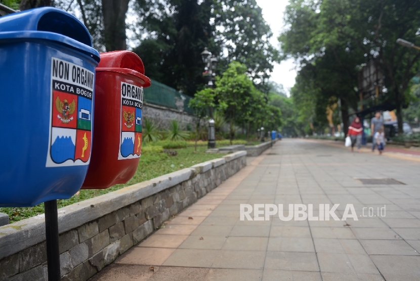Wajah baru pedestrian di kawasan Kebun Raya Bogor, Jawa Barat, Rabu (4/1)