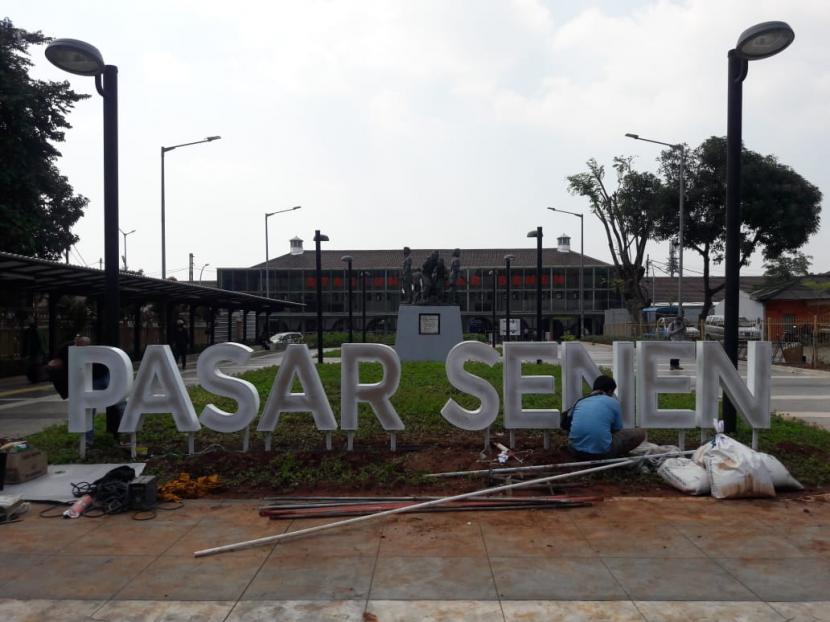 Wajah batu Stasiun Pasar Senen, Jakarta Pusat, usai direnovasi.