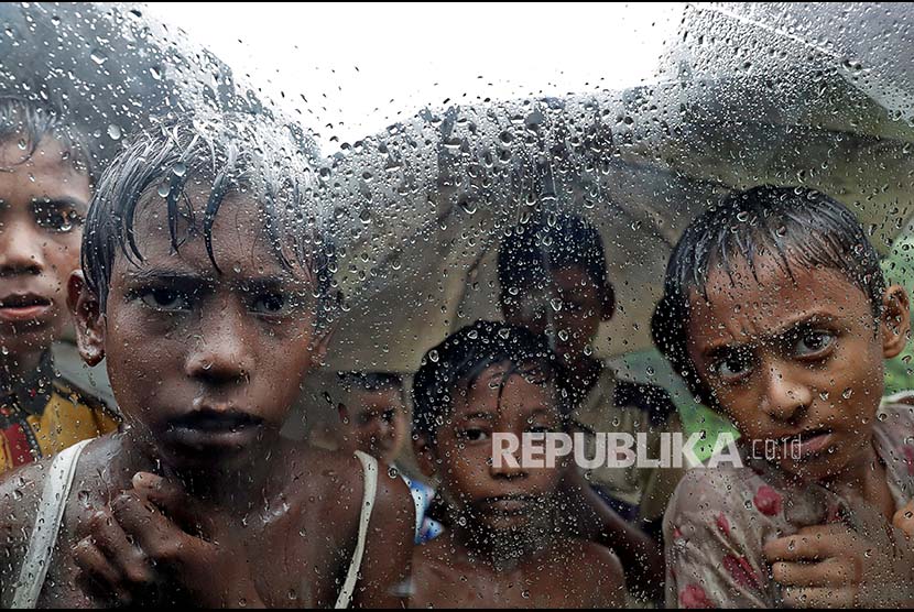 Wajah nak-anak Rohingya di sebuah kamp pengungsi di Cox Bazaar, Bangladesh