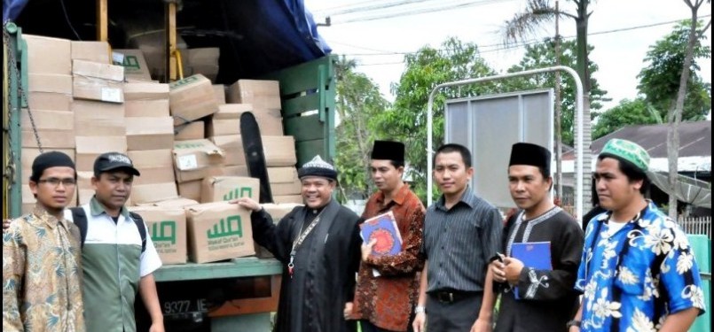 Wakaf Al-Qur'an untuk warga Muslim Gunung Sitoli, Pulau Nias.