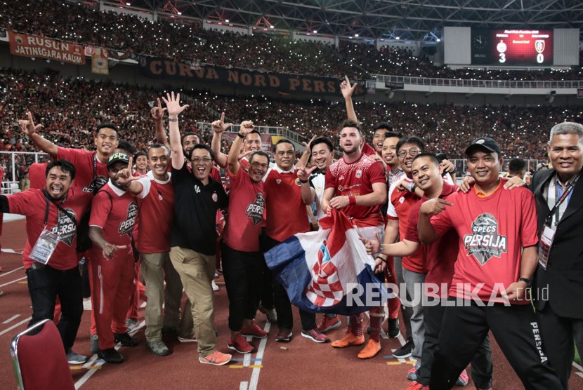  Wakapolri Komjen Pol Syafruddin dan Persija