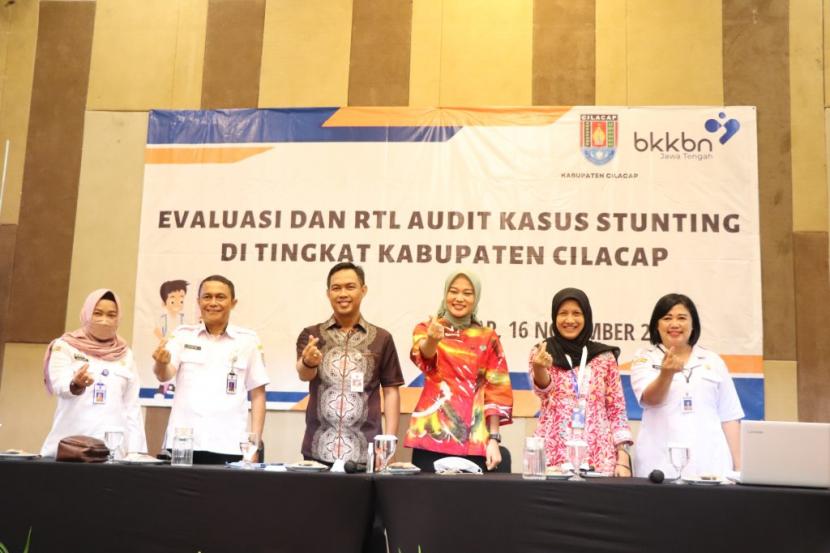 Wakil Bupati Cilacap Syamsul Aulia Rahman dalam Rapat Evaluasi RTL AKS Kabupaten Cilacap. 