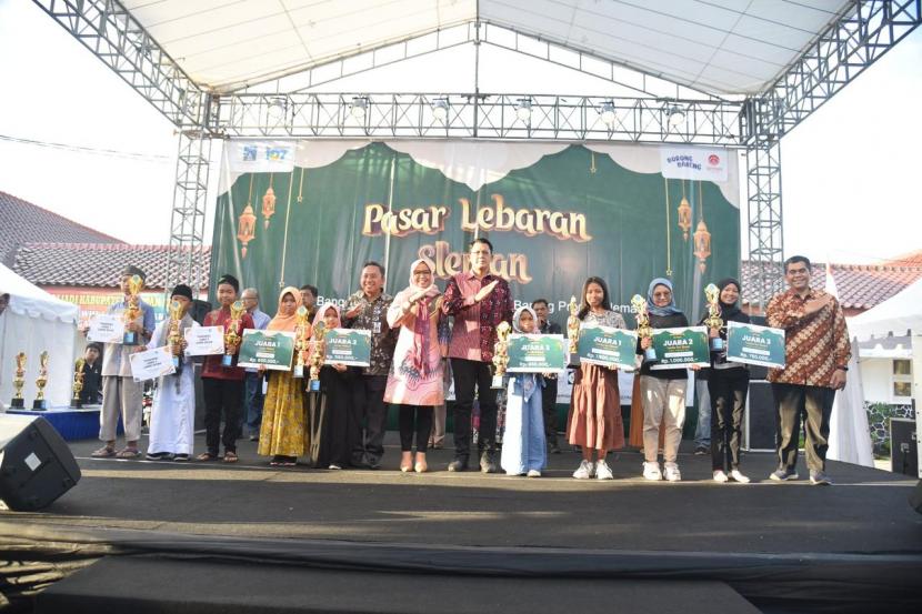 Wakil Bupati Danang Maharsa, resmi menutup Pasar Lebaran 2023. 