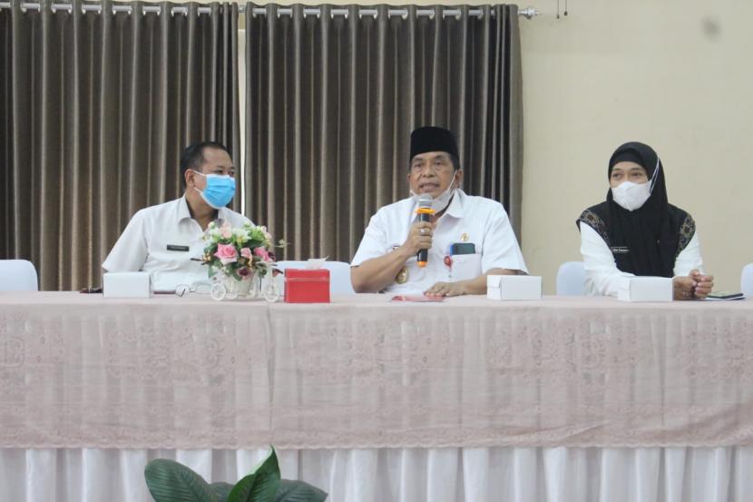 Wakil Bupati Purbalingga, H Sudono, saat membuka Rakor Evaluasi dan Tindak Lanjut Pelaksanaan Audit Kasus Stunting (AKS) tingkat Kabupaten Purbalingga di Tien Cathering, Rabu (14/12/2022).