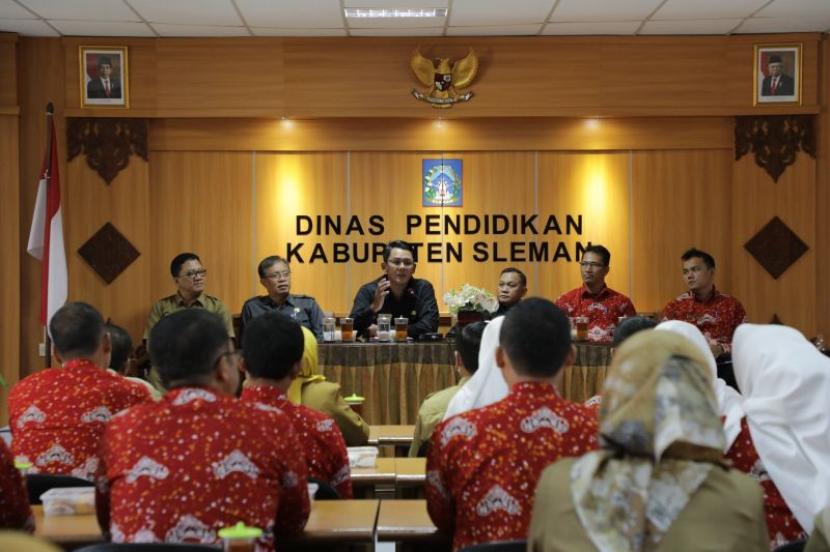 Wakil Bupati Sleman Danang Maharsa menerima 30 PNS Magang Kota Metro di Sleman, Senin (28/8/2023). 