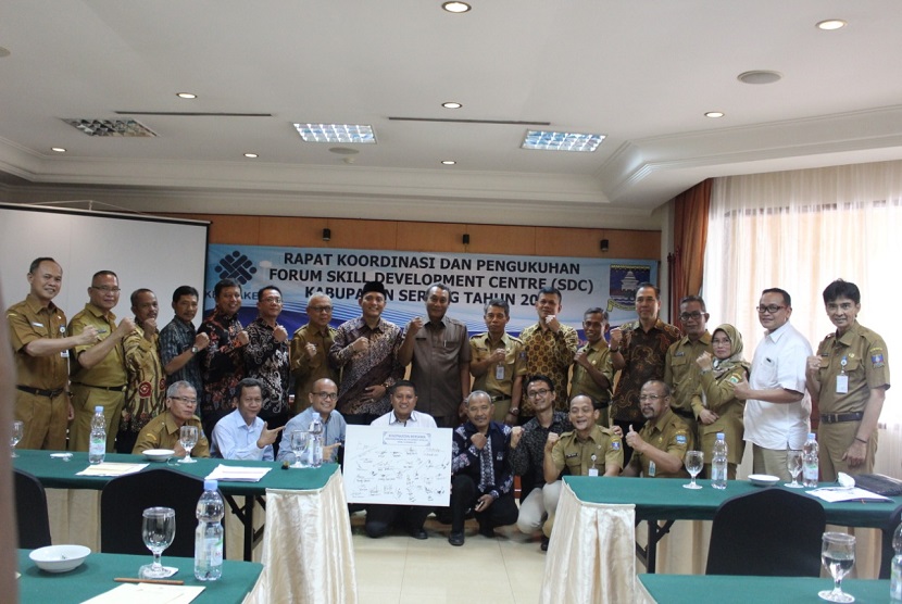 Wakil Bupati (Wabup) Serang Pandji Tirtayasa membuka Rapat Koordinasi dan Pengukuhan Forum Skill Development Centre (SDC) Kabupaten Serang  tahun 2019, di Ledian Hotel Kota Serang pada Senin, (16/12)