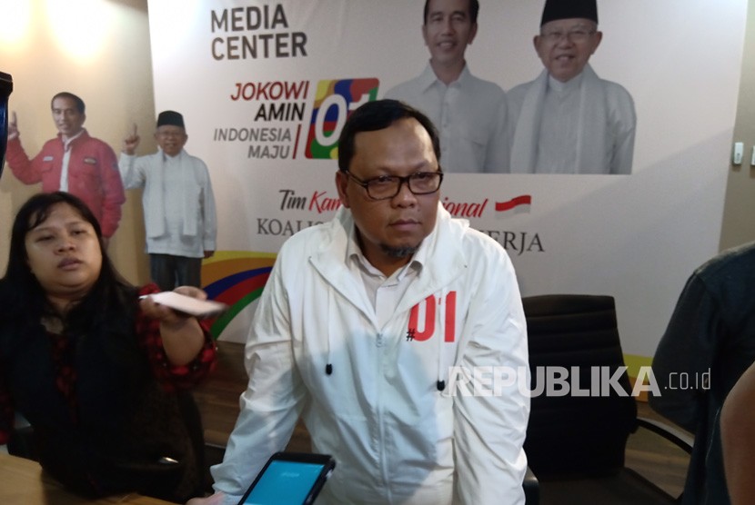 Wakil Direktur Saksi TKN, Lukman Edy di Posko Cemara TKN,  Menteng, Jakarta Pusat, Rabu (27/2).