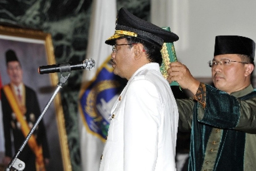Wakil Gubernur DKI Jakarta Djarot Saiful Hidayat (kiri).