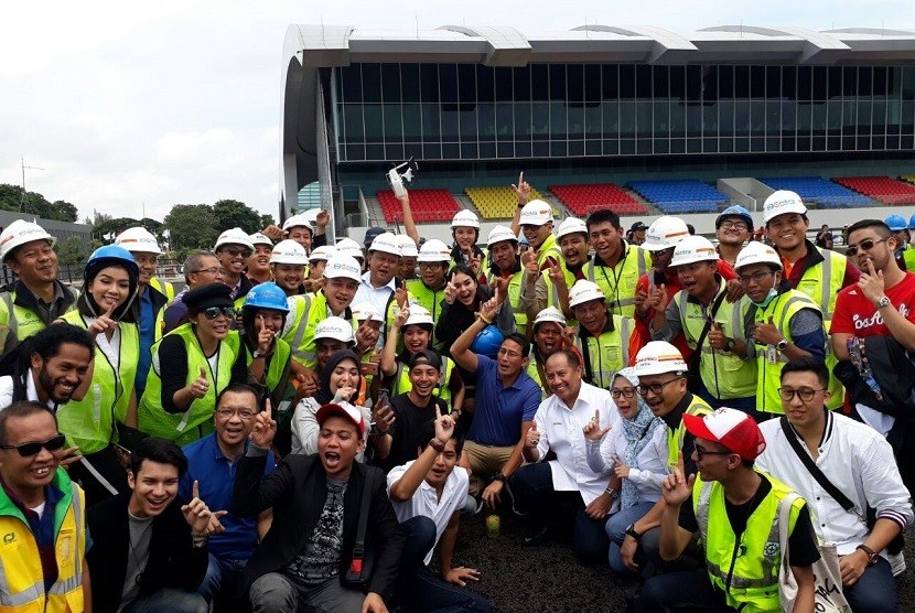 Wakil Gubernur DKI Jakarta mengajak para artis dan sosial media influencer untuk mempromosikan Asian Games 2018. Mereka diajak mengunjungi beberapa tempat, seperti Velodrome, Equestrian, dan depo LRT di Kelapa Gading, Jakarta Utara, Sabtu (10/3).