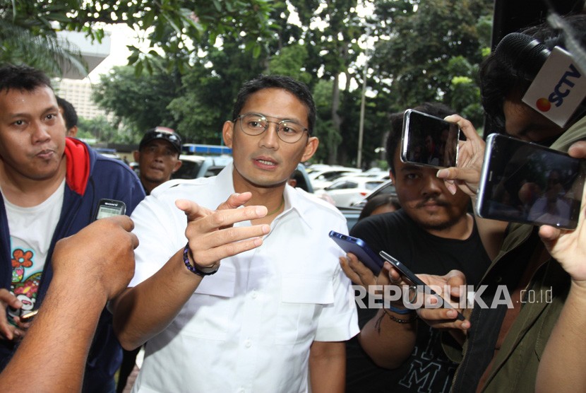 Jakarta deputy governor Sandiaga Uno meets the summons of Jakarta Metro Police on Tuesday (Jan 30).