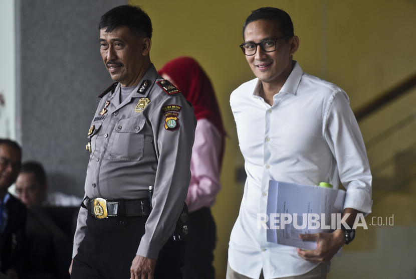 Jakarta Vice Governor-elect Sandiaga Uno enters KPK office on Friday (July 14).