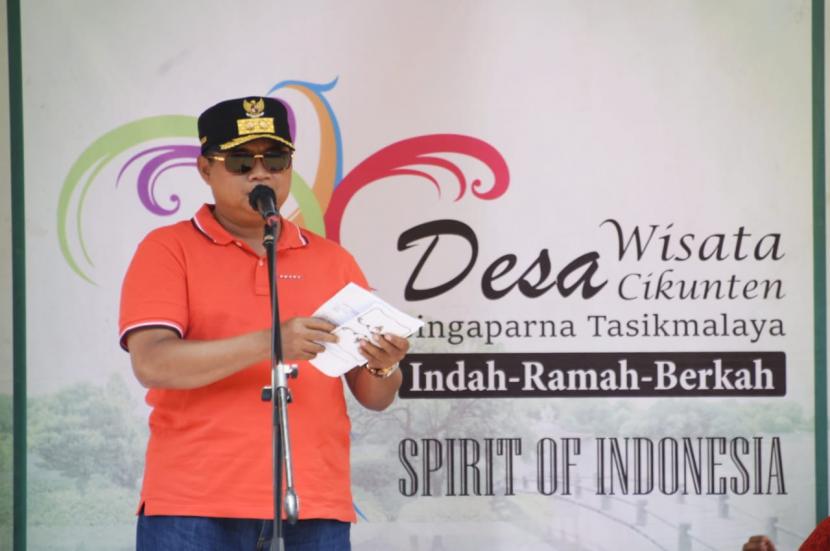 Wakil Gubernur Jawa Barat Uu Ruzhanul Ulum meresmikan Desa Wisata Bumi Perkemahan Dayeuh Luhur di Desa Cikunten, Kecamatan Singaparna, Kabupaten Tasikmalaya, Ahad (23/8)