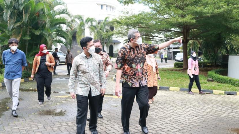  Wakil Gubernur Jawa Timur, Emil Dardak bersama Rektor Rektor Universitas Esa Unggul, Dr Ir Arief Kusuma Among Praja   mengunjungi Kampus Universitas Esa Unggul Jakarta beberapa waktu lalu.