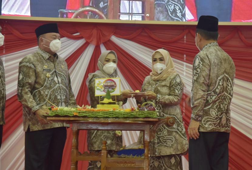 Wakil Gubernur Kalimantan Selatan (Kalsel) Muhidin menghadiri puncak perayaan Hari Ulang Tahun (HUT) ke-56 Kabupaten Tapin, di Pendopo Galuh Bastari, Rantau Baru, Selasa (30/11).