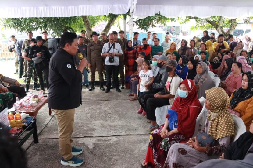 Wakil Gubernur Kalimantan Tengah (Kalteng) Edy Pratowo meninjau sekaligus membuka Pasar Penyeimbang/Pasar Murah di wilayah Kabupaten Barito Utara yang digencarkan oleh Pemprov Kalteng, Kamis (1/2/2024).