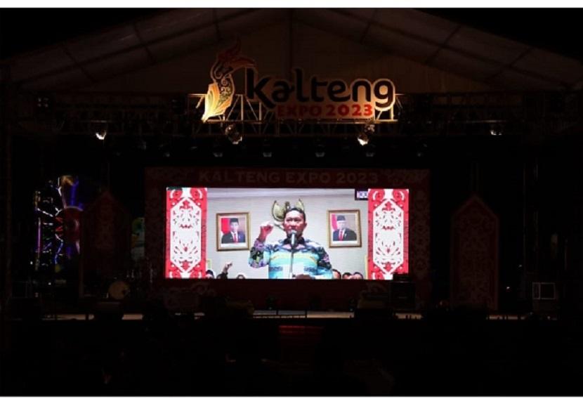Wakil Gubernur Kalimantan Tengah (Kalteng) H Edy Pratowo membuka secara resmi Kalteng Expo Tahun 2023 yang digelar di Area Pameran Temanggung Tilung, Palangka Raya, Rabu (17/5/2023).