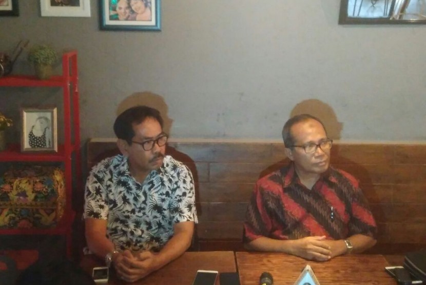 Wakil Gubernur Maluku Utara terpilih, Rivai Umar (Kanan), saat konferensi pers di Jakarta, Kamis (19/7).