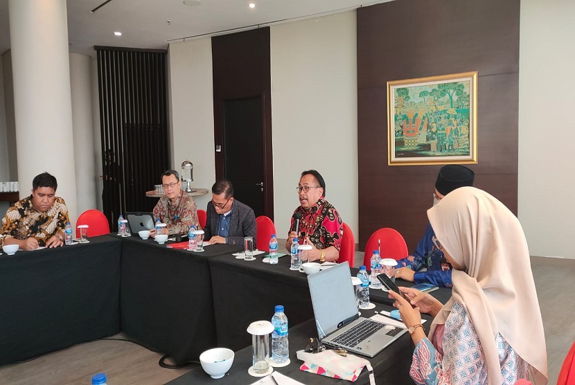 Wakil Kepala Badan Pembinaan Ideologi Pancasila (BPIP) Dr Drs Karjono, SH, MHum membuka dan memberikan arahan pada giat pembahasan naskah urgensi Arah Kebijakan Pembinaan Ideologi Pancasila (PIP) dan rancangan lampiran peraturan tentang Arah Kebijakan PIP, di Jakarta, Selasa (16/5/2023).