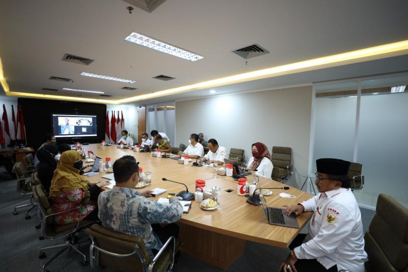 Wakil Kepala Badan Pembinaan Ideologi Pancasila (BPIP) Karjono saat pembahasan kajian pola pembangunan nasional bersama Badan Riset dan Inovasi (BRIN) di Jakarta, Kamis, (11/8/2022).