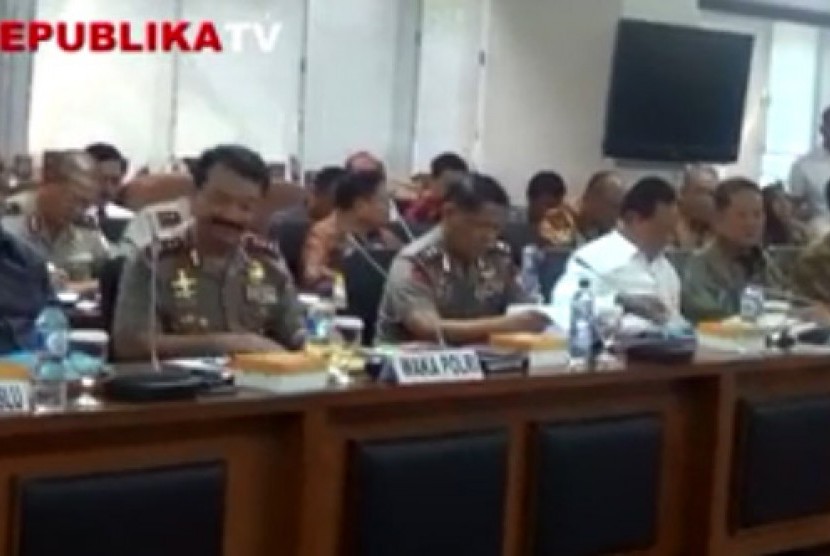 Wakil Kepala Polisi Republik Indonesia (Wakapolri) Budi Gunawan menjelaskan langkah pengamanan pilkada serentak.